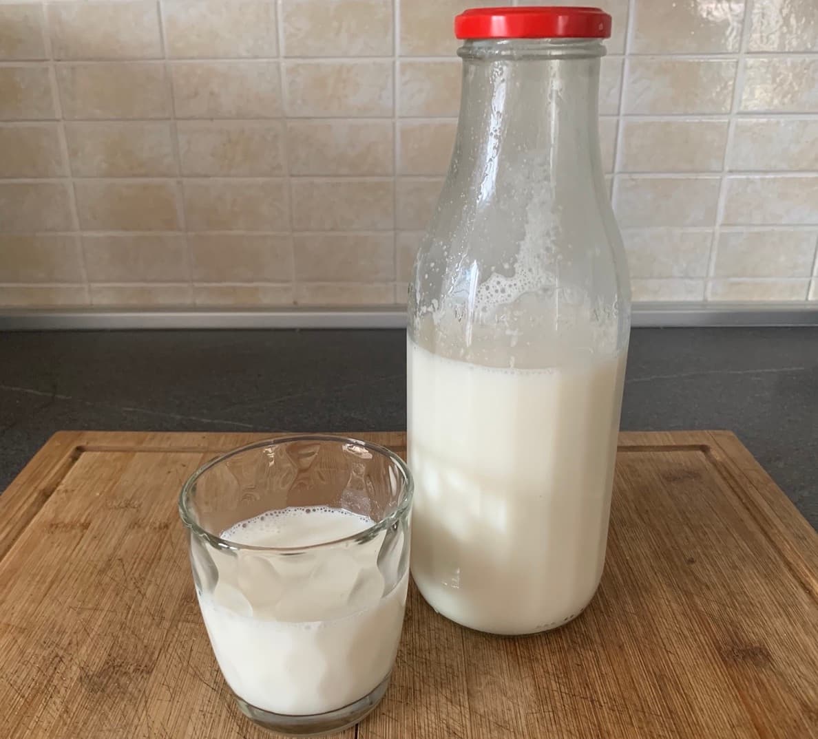 Almond milk - Sugar-free and ketogenic